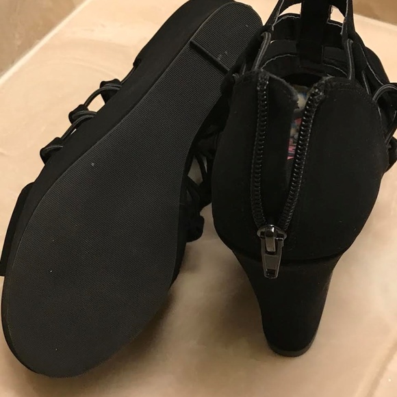 Meet your Posher, Michelle - Picture 3 of 7